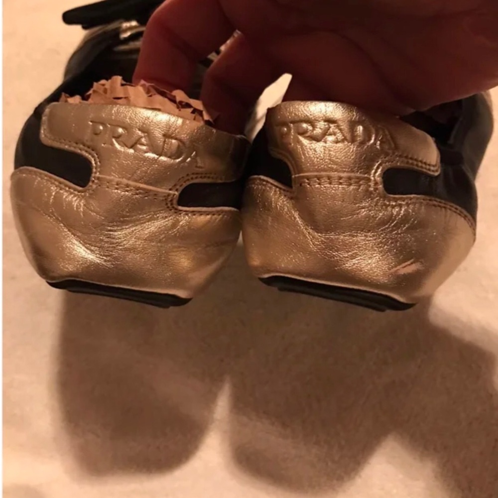 Prada ballet laced up flat shoes.Sz. EU 35. Gorgeous and in excellent condition! - Picture 3 of 5